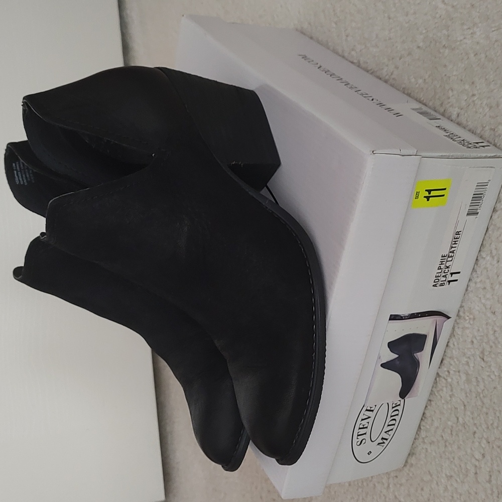 Steve Madden black booties